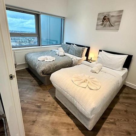 Alarabi Apartments-Two Bedrooms Apartment Croydon Exterior photo