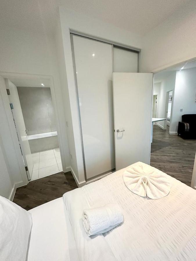 Alarabi Apartments-Two Bedrooms Apartment Croydon Exterior photo