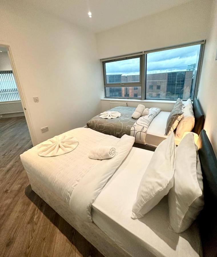 Alarabi Apartments-Two Bedrooms Apartment Croydon Exterior photo