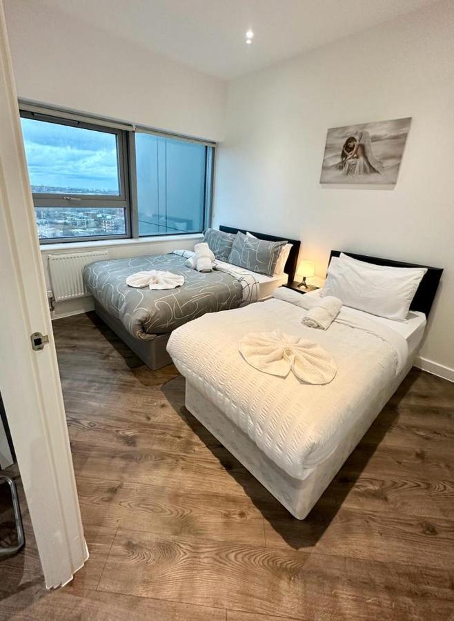 Alarabi Apartments-Two Bedrooms Apartment Croydon Exterior photo