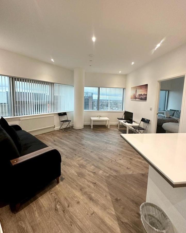 Alarabi Apartments-Two Bedrooms Apartment Croydon Exterior photo