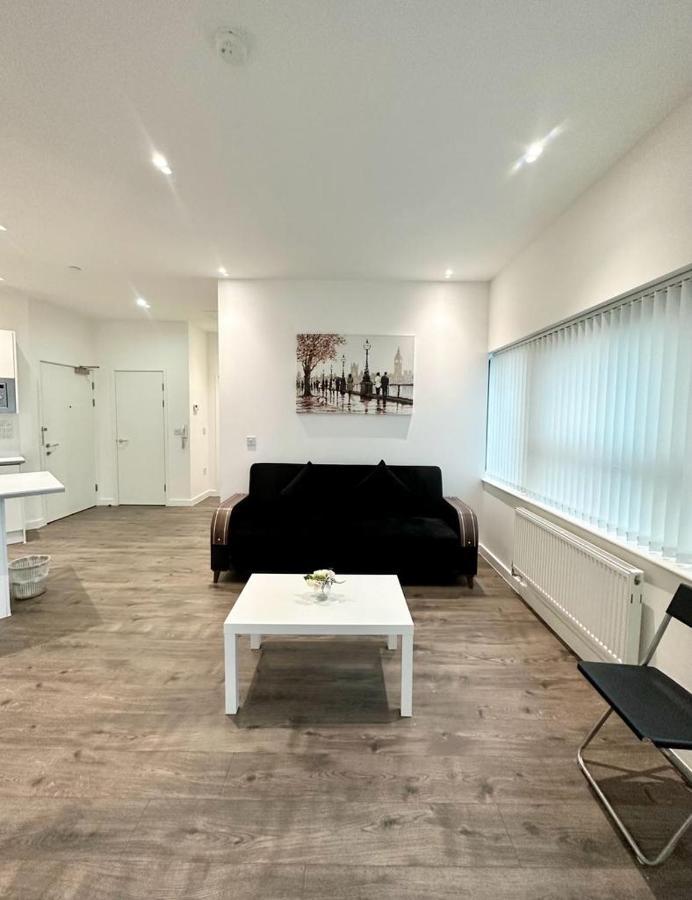 Alarabi Apartments-Two Bedrooms Apartment Croydon Exterior photo