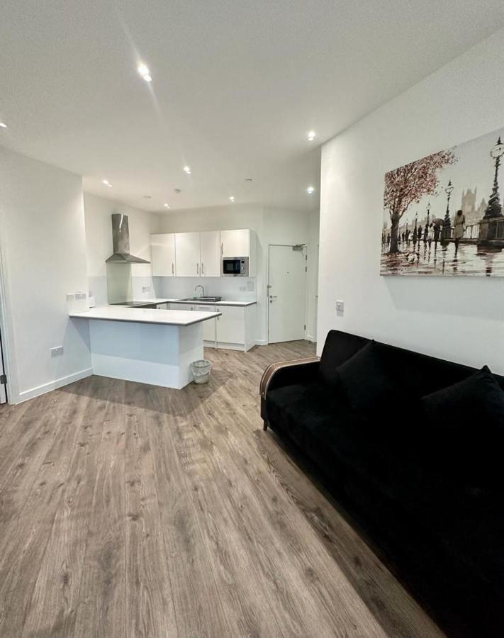 Alarabi Apartments-Two Bedrooms Apartment Croydon Exterior photo