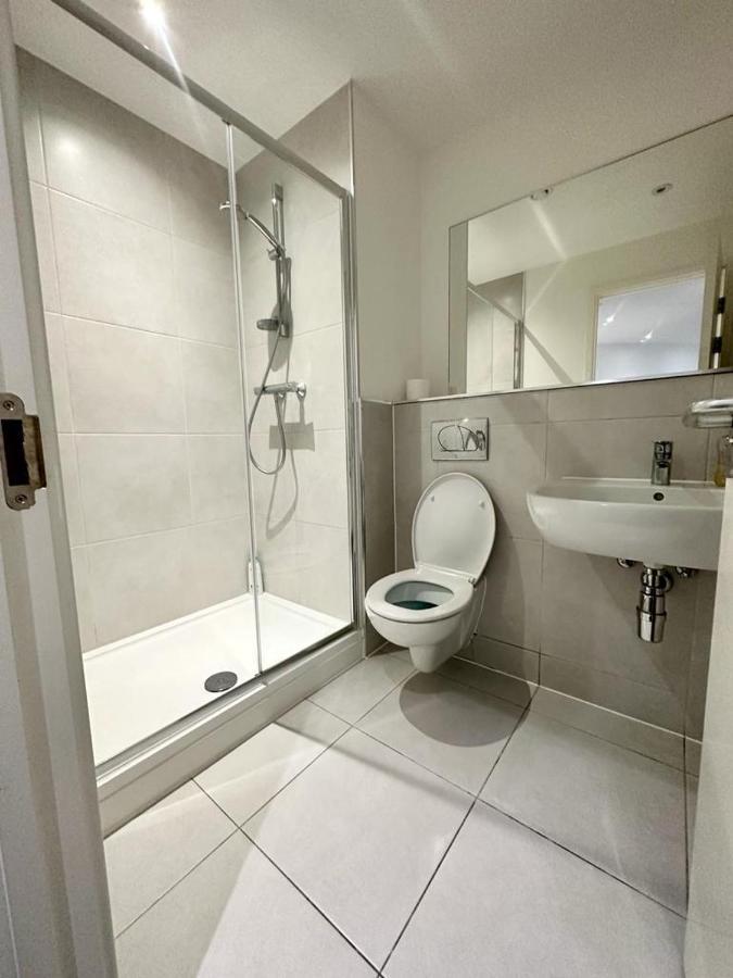 Alarabi Apartments-Two Bedrooms Apartment Croydon Exterior photo