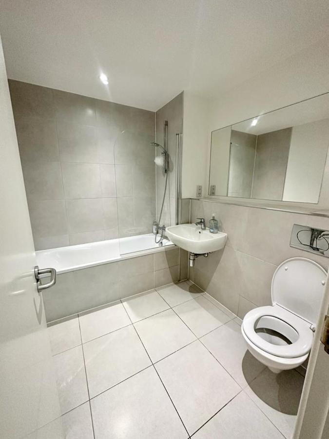 Alarabi Apartments-Two Bedrooms Apartment Croydon Exterior photo